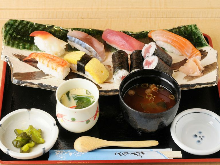こだわりの握り寿司をランチもお得に楽しめます。