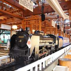 SLが料理を運ぶレストラン！