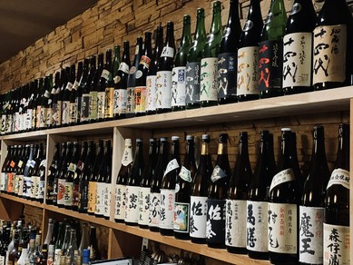 お酒の種類が豊富!! 有名な日本酒や焼酎を取り揃えております!!