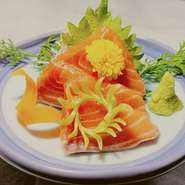 サーモンの刺身 ・Salmon sashimi  
