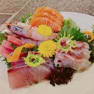 4点￥3289
5点￥4279
※写真はお刺身5点盛合せです。


