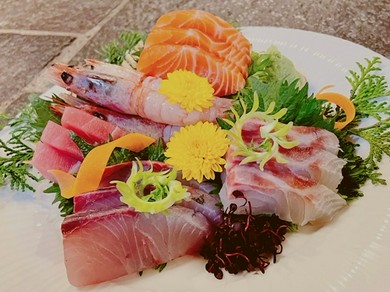 刺身の盛り合わせ  ・Assorted sashimi