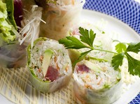生春巻（マグロとアボカド）・Fresh spring rolls with tuna and avocado