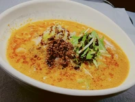 豆乳担々麺・Soy milk dandan noodles
蒸し鶏の塩麺・Steamed chicken salt noodles
⚠️7.8.9月と金土日.祝日のラーメンの提供はございません。繁盛時はお断りする場合がございます。
