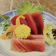 まぐろの刺身・Tuna sashimi