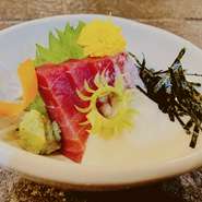 まぐろの山かけ・Tuna and grated yam