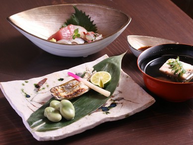 素材を活かした調理で食通の方々にもご満足頂いております。