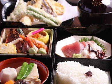 見た目も美しい　松花堂弁当