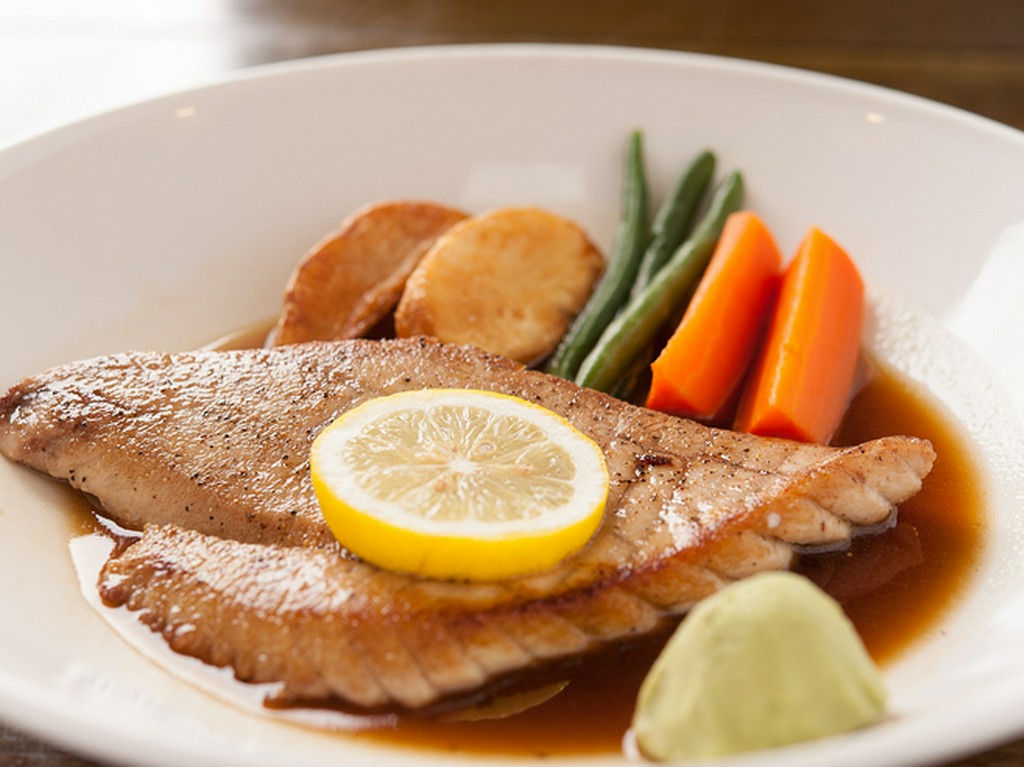 脂ののった身が柔らかくとろける『まぐろのわさびステーキ』