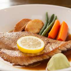 脂ののった身が柔らかくとろける『まぐろのわさびステーキ』