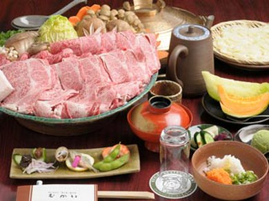 ◆元祖肉の水炊きコース　　特選松阪牛を使った名物鍋。