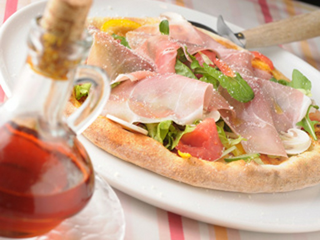 シャキシャキ野菜と生ハムピッツァ