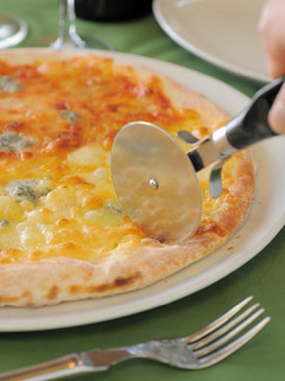 トマトとプレーン2色の“クアトロフォルマッジ”