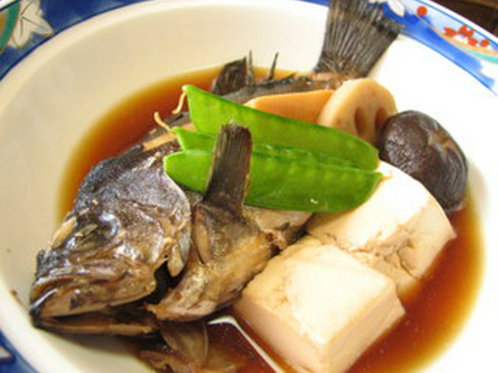 ご家族で、新鮮な魚料理に舌鼓