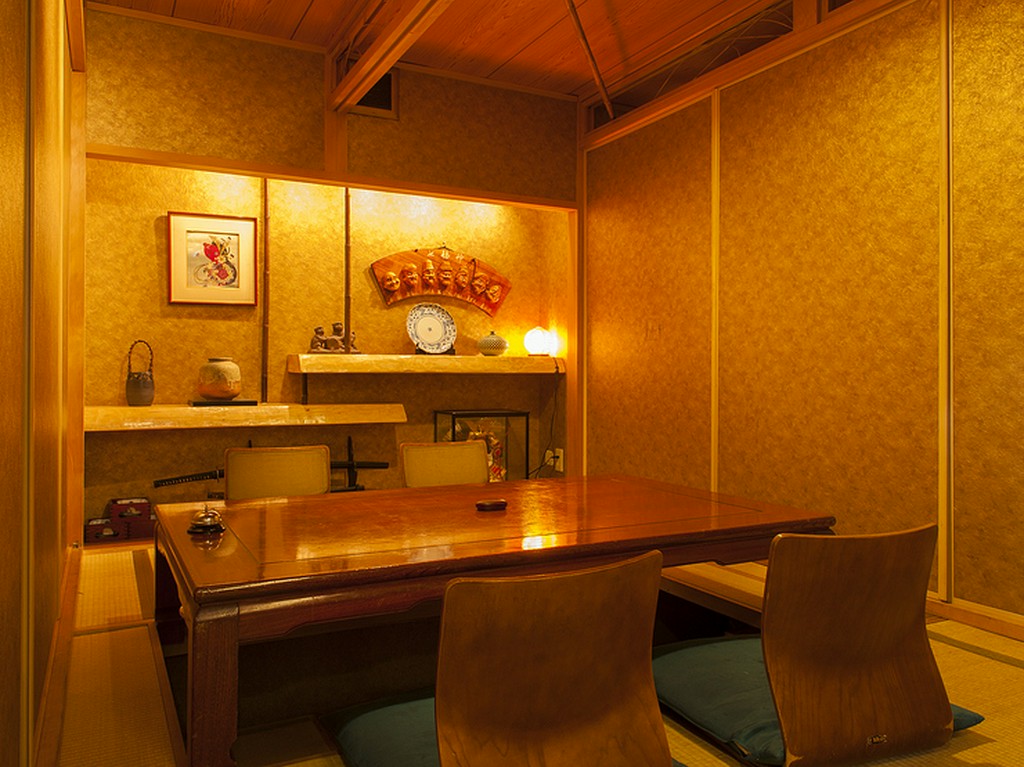 高級感あふれる落ち着いた雰囲気と美味な料理で、客人も満足