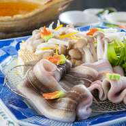 高級感あふれる純和風の個室は、接待や会合、各種宴会、ご家族での会食などさまざまな用途に応じています。落ち着いた個室で、ゆっくりと食事を楽しみながら充実したひとときをお過ごしください。　