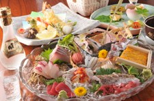 鰆の西京焼き、鯛の蕪蒸しなど、旬の味覚を贅沢に使ったプランです。※事前予約