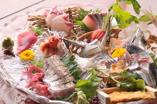 瀬戸内の旬の魚の刺身盛りこみ