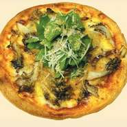 舞茸とルコラのピッツァ