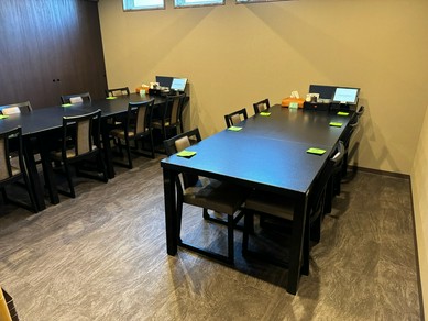 個室最大26名まで入れます。