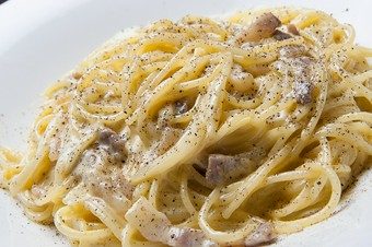 自家製パンチェッタのカルボナーラ