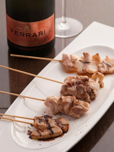 串ものと共にグラスシャンパンでお楽しみ下さい