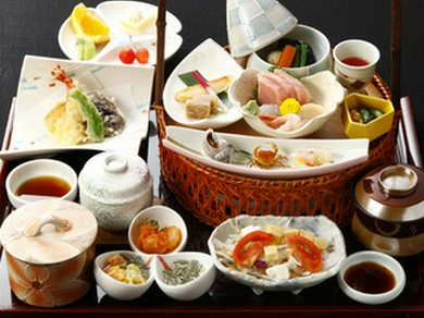 心に残る宴をお手伝いさせてください。大人数の個室もございます