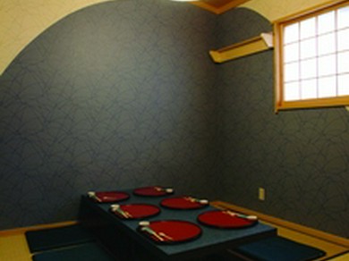 大小さまざまな個室をご用意しております