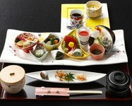 食前酒・小鉢2点・先付・前菜・煮物・焼物・揚物・お造り・御飯・味噌汁・デザート・コーヒー