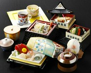 小鉢・お造り・煮物・焼物・変わり鉢・茶碗蒸し・御飯・味噌汁・デザート・コーヒー