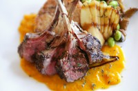 クセも無く柔らかで低脂肪のヘルシー肉です、オーストラリアまたはニュージーランド産を使用。骨付きのラムチャップも美味しいですが、肩ロースなどもお勧めです、