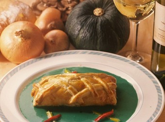 ヒラメのパイ包み　ほうれん草のソース