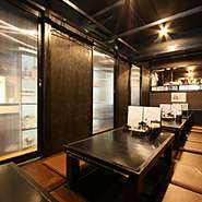 忘年会や新年会にもどうぞ。
各種宴会にも人気のコース。
最大46名様まで個室空間でご案内可能です。
料理8品＋飲み放題付きです