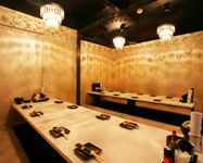 店長のおすすめや炭火焼鳥など全9品で飲み放題付き。忘年会や新年会などにも一押しのコースです。
