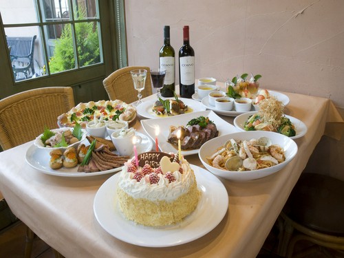 パーティー料理（1500～5000円）まで幅広く承っております。