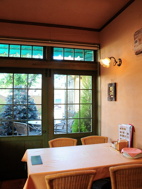 各部屋からお庭が望める心安らぐ空間です。