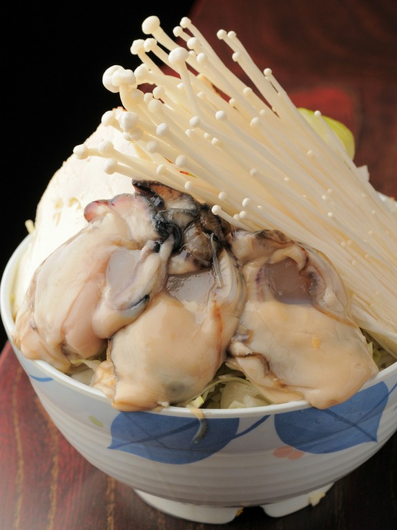 自家製味噌スープが味の決め手！『カキの土手鍋風もんじゃ』