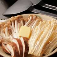 お酒との相性は言わずもがな。ヘルシーだから女性にも人気がありますよ。