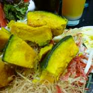 家族連れの方におススメ。ほくほくで甘いカボチャとチーズの相性は抜群です。おすすめトッピング→ベビースター170円