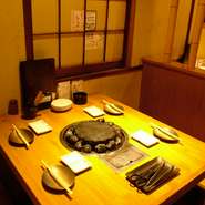 溶岩石の上で様々な食材を焼いて食べるというのが『といといスタイル』溶岩石が油を適度に吸収することで「あっさり」としていながら抜群の「遠赤外線効果」で旨みを閉じこめます。