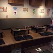 気の合う仲間とワイワイもんじゃを食べながらビールで乾杯‼️お座敷なら、心も落ち着き疲れも飛んでっちゃいます‼️
お子様連れのお客様も大歓迎‼️
