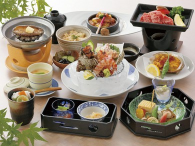 季節の料理と一緒にお酒を堪能
