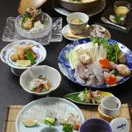 歓送迎会におすすめ！　とっておきの日にフグはいかがですか？　金額により遥かに内容が充実しているこちらのコースは12品・6000円！　今なら4名様以上のご予約で鯛の姿造りも付いてきます。（クーポン）