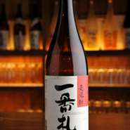 香りと味わいの絶妙なバランス。フルーティーな香りとすっきりとした味わいの麦100％本格焼酎です。