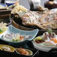 付出し、しゃぶしゃぶ、カルパッチョ、造り、天ぷら、鯛宝楽焼き、釜飯、茶碗蒸し、吸物、フルーツ、香物