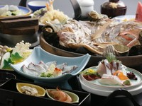 付出し、しゃぶしゃぶ、カルパッチョ、造り、天ぷら、鯛宝楽焼き、釜飯、茶碗蒸し、吸物、フルーツ、香物