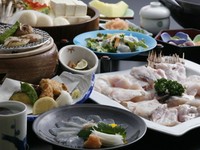 付出し、てっ皮、てっさ、焼きふぐ、ふぐ唐揚げ、ふぐ鍋、ぞうすい、フルーツ、ひれ酒