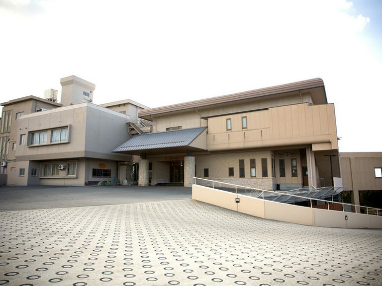 高台に建つうめ丸
