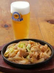 熱々鉄板炒め。秘伝の味噌ダレで。