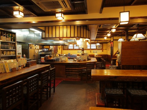 昭和の雰囲気漂う気軽な大衆居酒屋